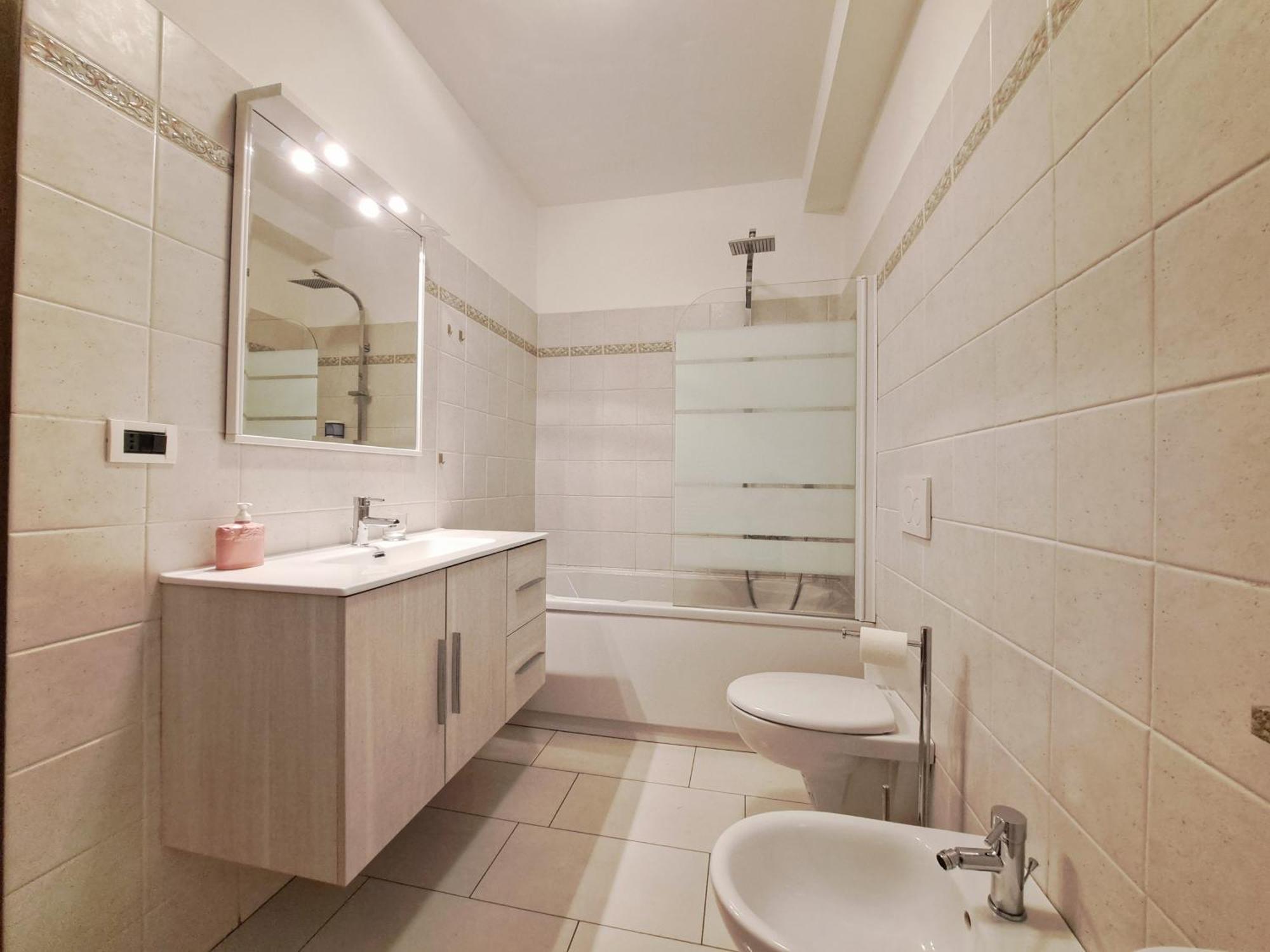 Casa Alpina - Appartamento アオスタ 部屋 写真